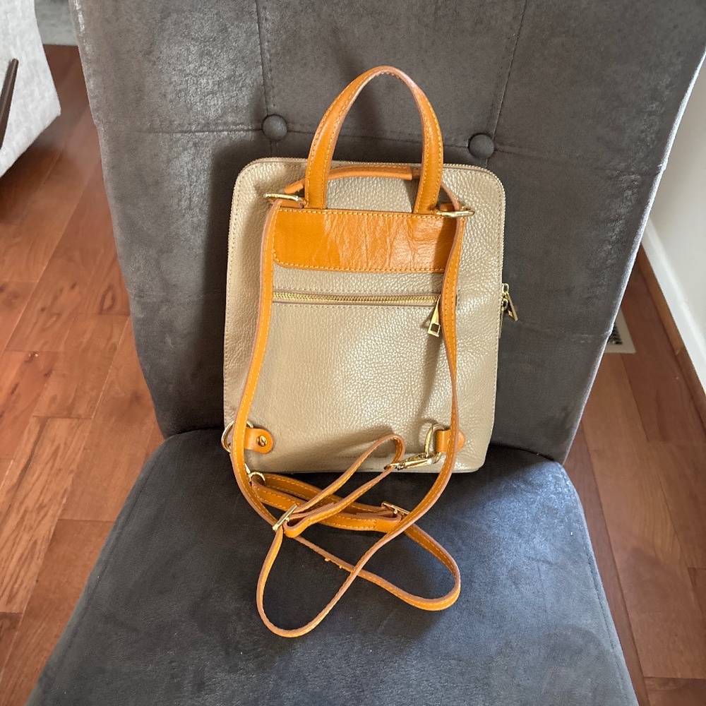 Divina Firenze Kitty Pebbled Leather Conv Backpack Honey